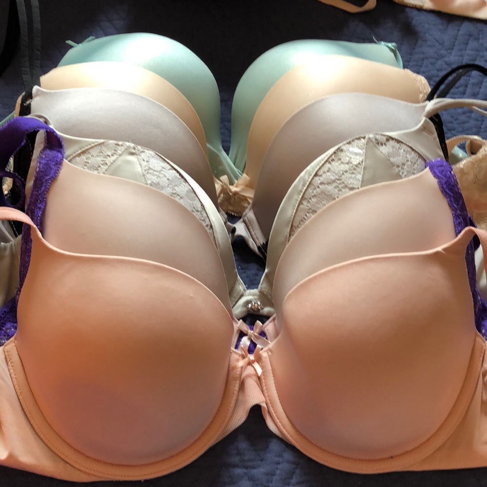 Victoria’s Secret bras!! Great condition!